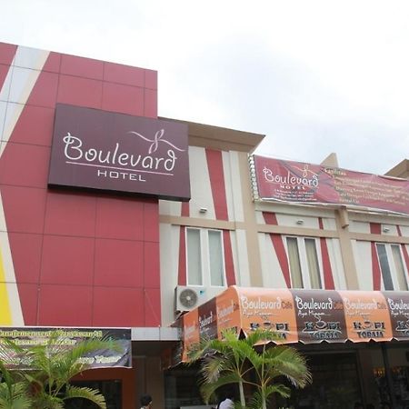 Boulevard Hotel マカッサル エクステリア 写真
